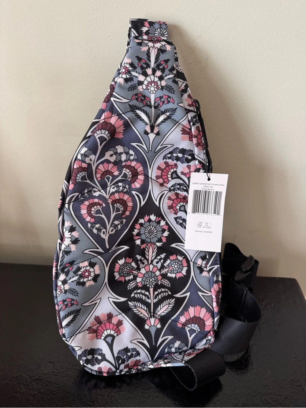 Vera Bradley Lighten Up Essential Compact Sling Bag in Ornate Blooms NWT